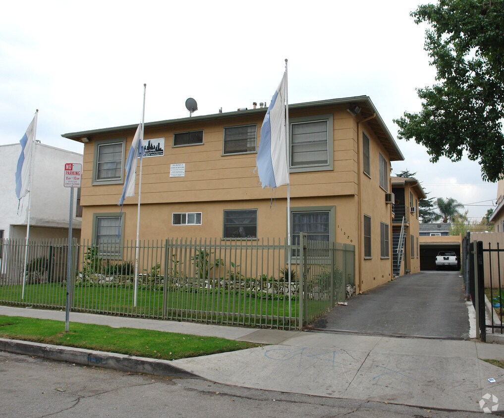 Primary Photo - 11320 Tiara St