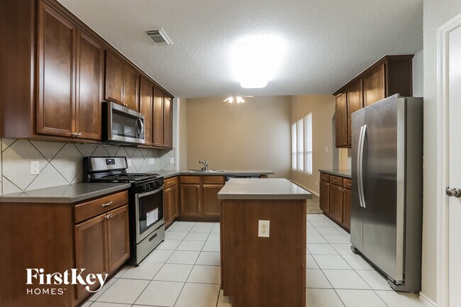 Foto del edificio - 3607 Primrose Trace Ln