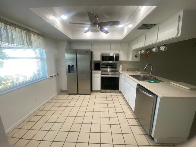 Foto del edificio - Golf Course Condo on Seven Springs Golf and Country Club