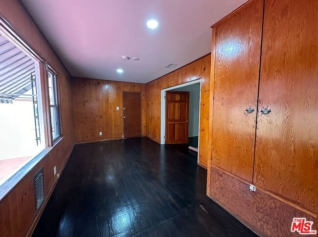 Foto del edificio - 2143 N Commonwealth Ave