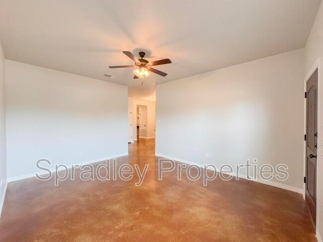 Building Photo - 202A Juniper Dr