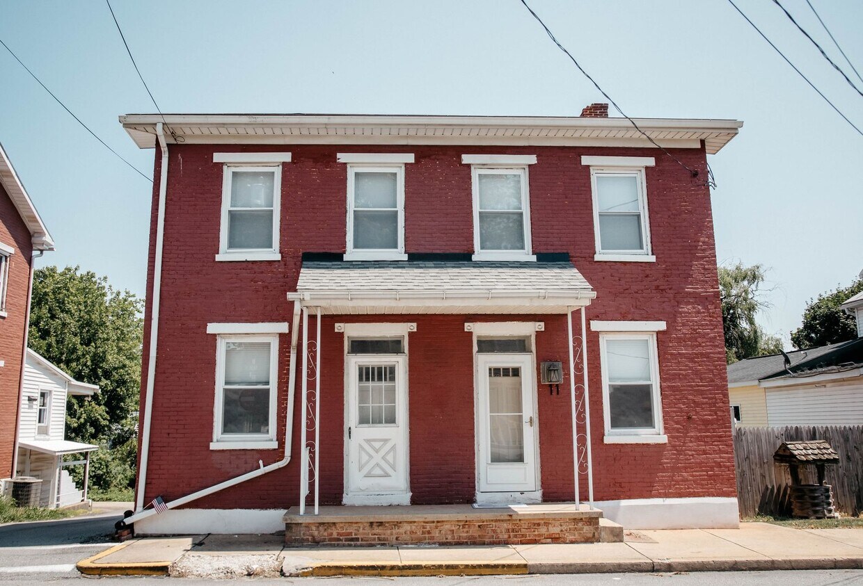 Foto principal - 11 N Main St