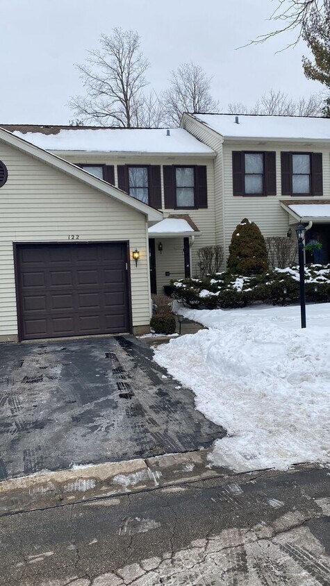 Primary Photo - 122 Villa Cir Dr