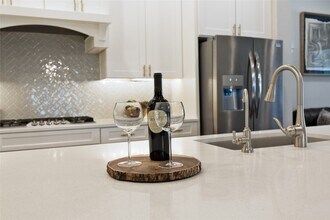 Building Photo - 9426 Oakheath Canyon Ct