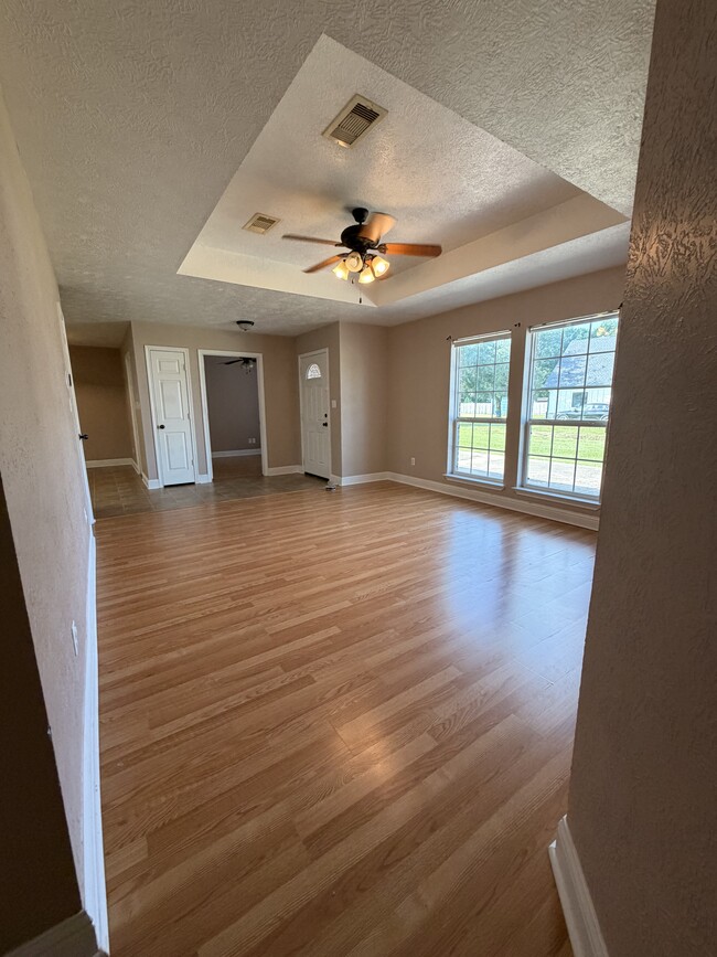 living room - 1002 Helena Ave