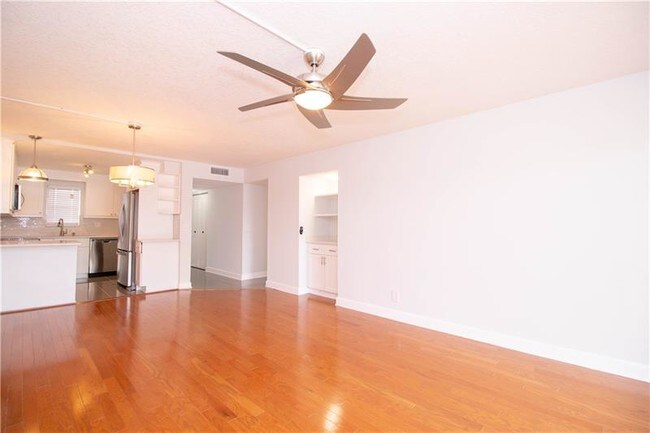 Foto del edificio - 9370 SW 8th St