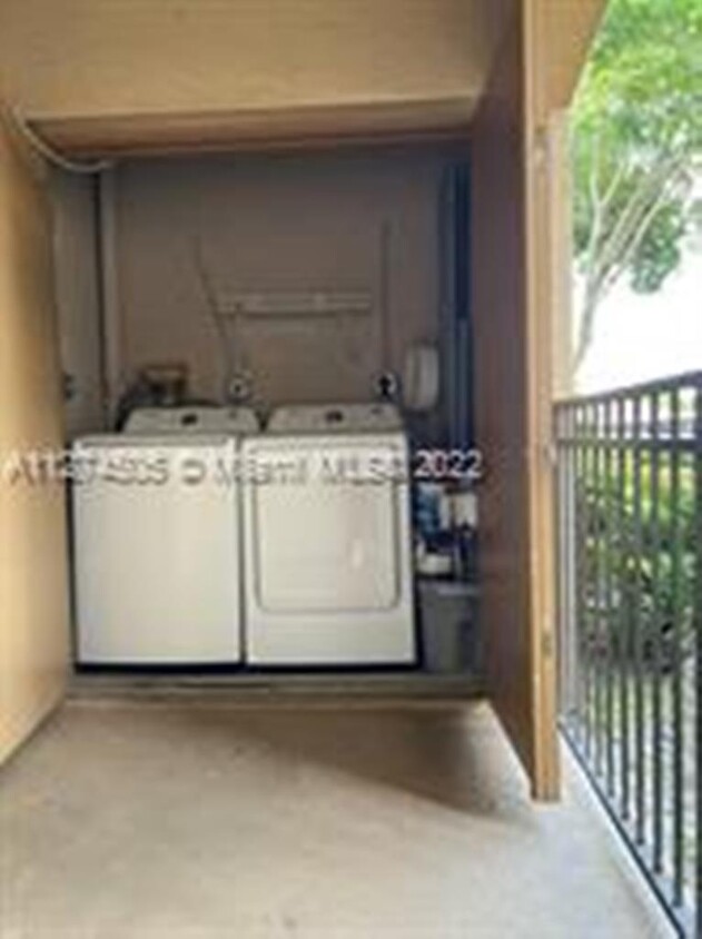 Primary Photo - 101 SW 117th Ave