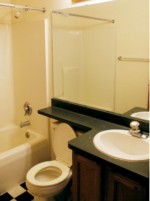 11 East Apt. 2 Bathroom - Seven Eleven