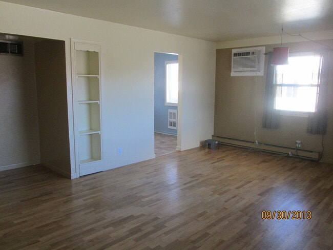 Foto del edificio - 2 bedroom home with great back yard!