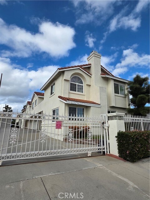 Foto del edificio - 12227 Cheshire St