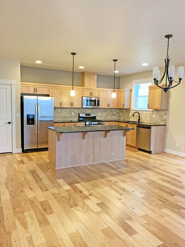 Building Photo - Close to Hi-Tech! 4bedroom near Quatma are...