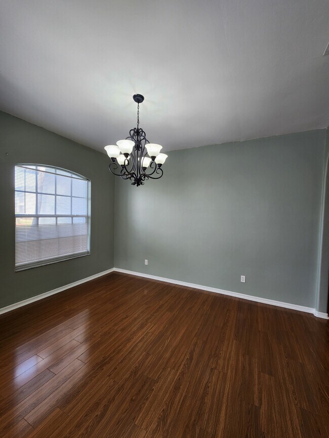 Building Photo - 11016 Lakeland Cir