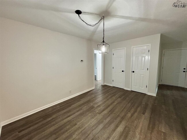 Building Photo - 5133 Lakefront Dr