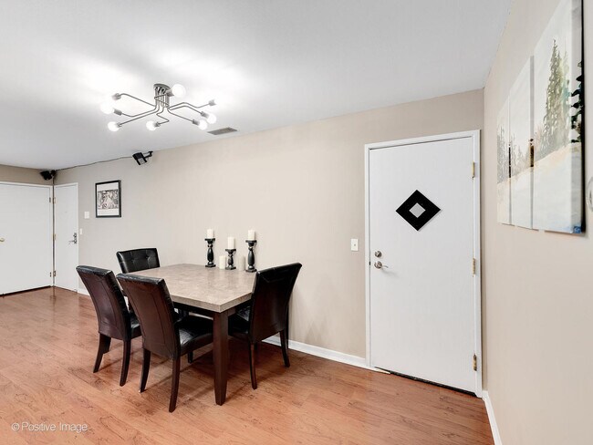 Building Photo - 2250 Abbeywood Dr