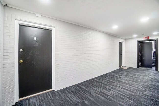 Interior Photo - Cascade Ridge