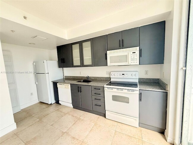 Foto del edificio - 275 NE 18th St