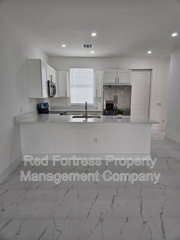 Foto del edificio - 5148 Centennial Blvd