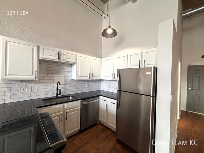 Building Photo - 934 Broadway Blvd