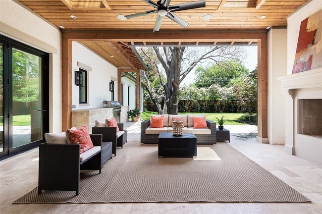 Building Photo - 6539 Tulip Ln