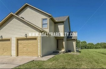 Building Photo - 908 N Elm St