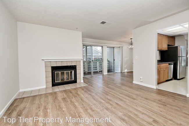 Building Photo - 2 br, 1 bath House - 2709 Oak Road #F