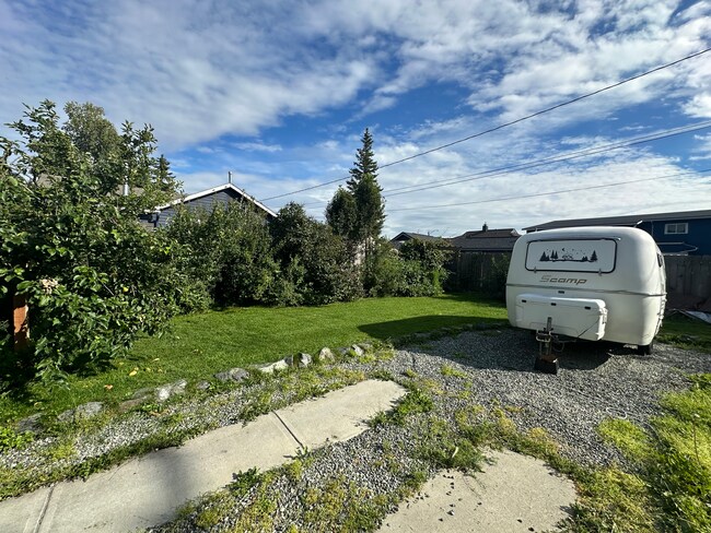 Foto del edificio - 524 W 12th Ave