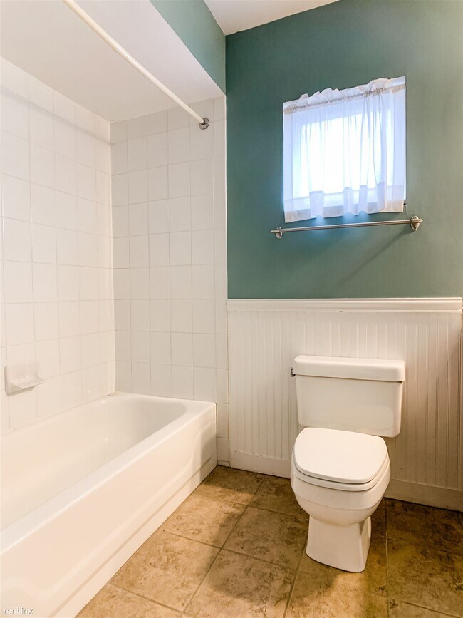 Building Photo - 2 br, 1.5 bath Condo - 20 Ship Avenue