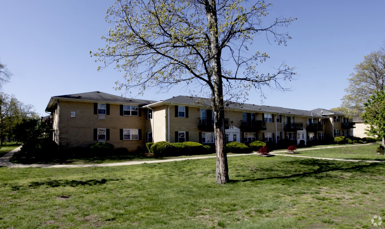 Twinbrook Village Apartments in Asbury Park, NJ