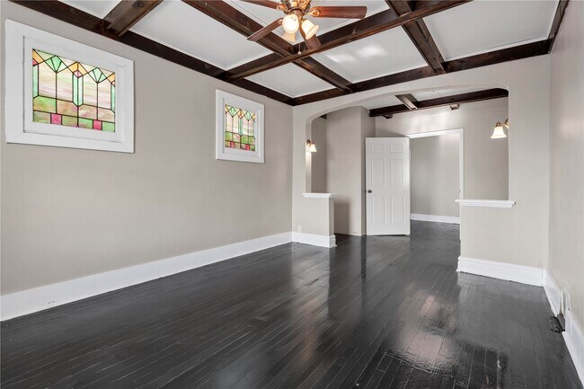 Foto del edificio - 3915 Schiller Pl