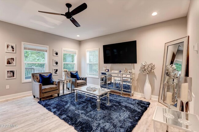 Building Photo - Maryville 37801 - Four year old, 3 bedroom...