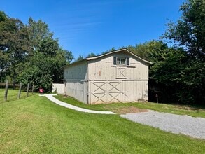Building Photo - 1065 Mackey Pike