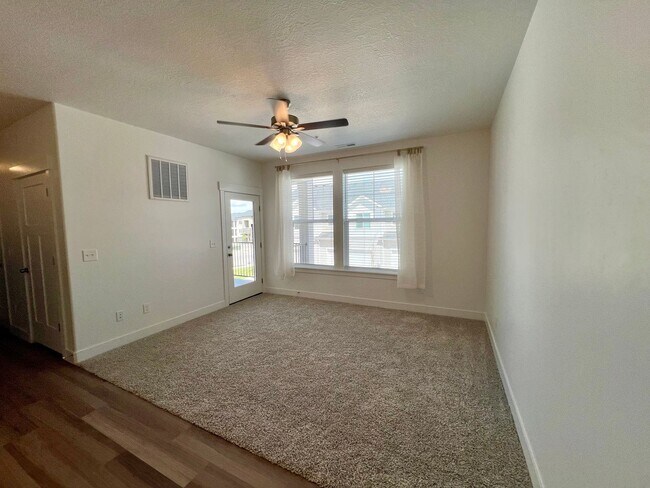 Building Photo - LEHI MODERN 3 BED | 2 BATH | 1-CAR GARAGE