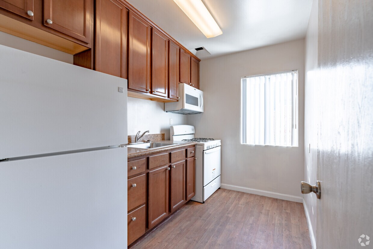 Kingston Apartments in Sherman Oaks, CA Westside Rentals