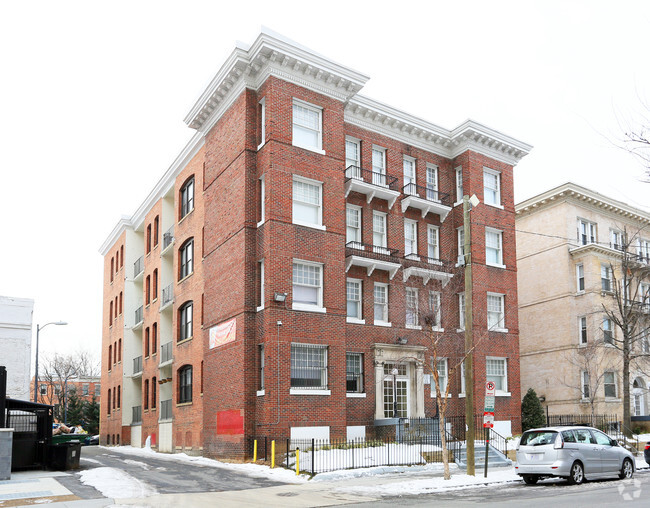 Foto del edificio - R Street Apartments