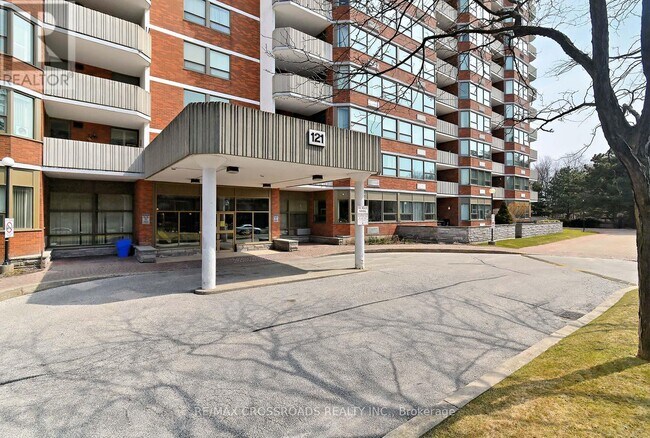 Building Photo - 121-121 Ling Rd