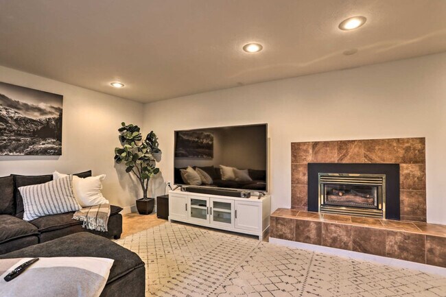 Foto del edificio - 930 Canyon Ave