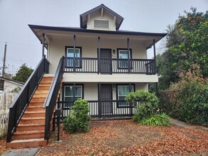 Building Photo - 845 9th Ave
