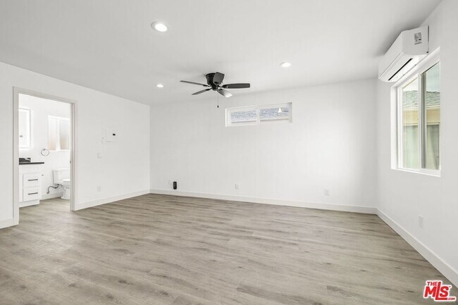 Foto del edificio - 1051 Gill Ave