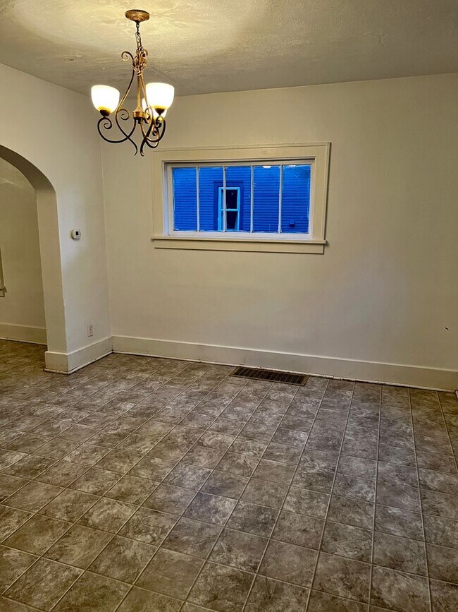 Foto del edificio - Cozy 3 bedroom next to Avera Hospital in C...