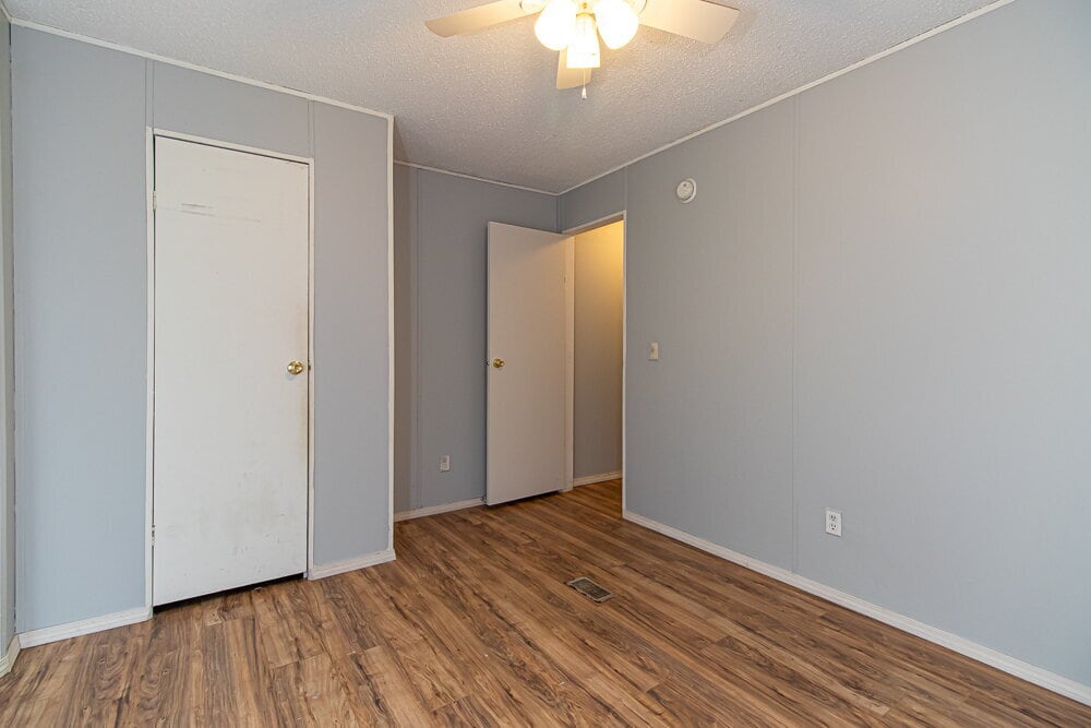 Primary Photo - "Charming 2-Bed, 2-Bath Mobile Home Retrea...