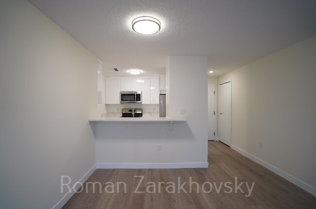 Building Photo - 25 Webster Ave