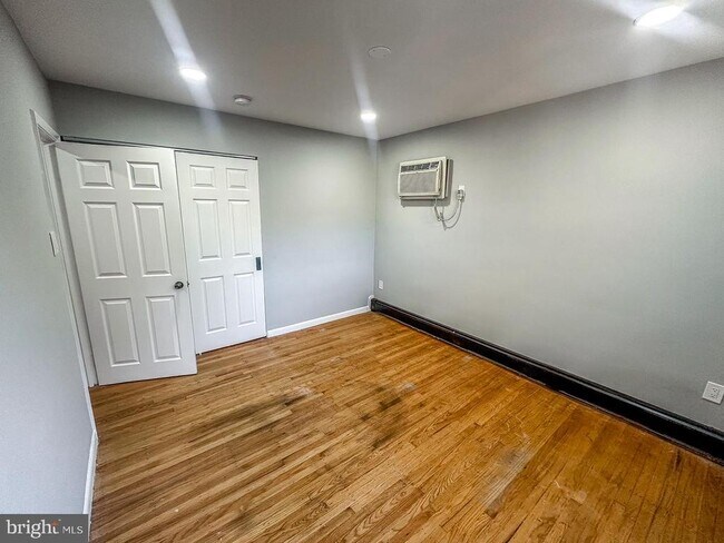 Foto del edificio - 517 Morgan Ave