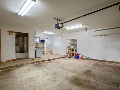 Building Photo - 5020 Cambridge Ct