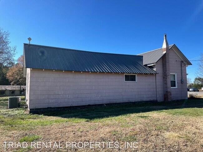 Building Photo - 1 br, 1.5 bath House - 474 S. MAIN ST
