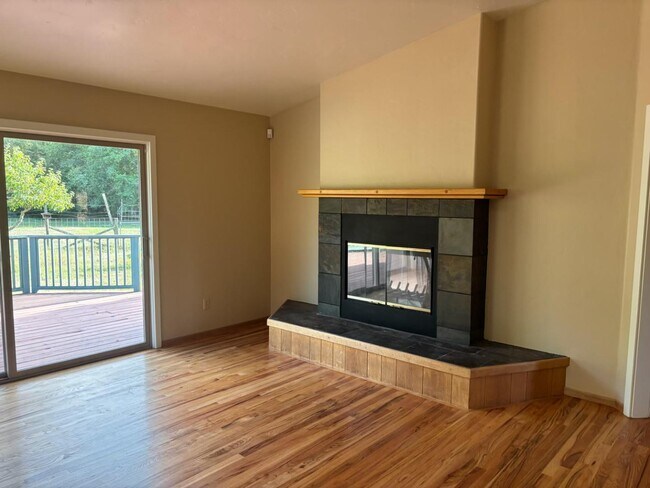 Foto del edificio - 70 Rocky Creek Rd