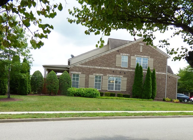 Building Photo - 2000 Bungalow Dr