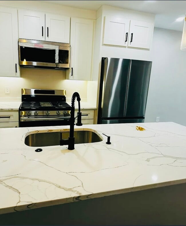 Building Photo - 53 Horace St