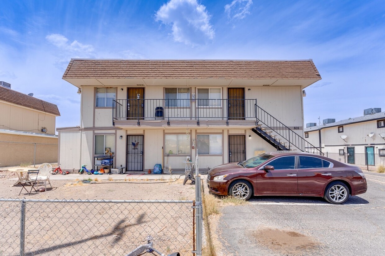 Foto del edificio - Charming & Cozy 2-Bedroom Upstairs Apartme...