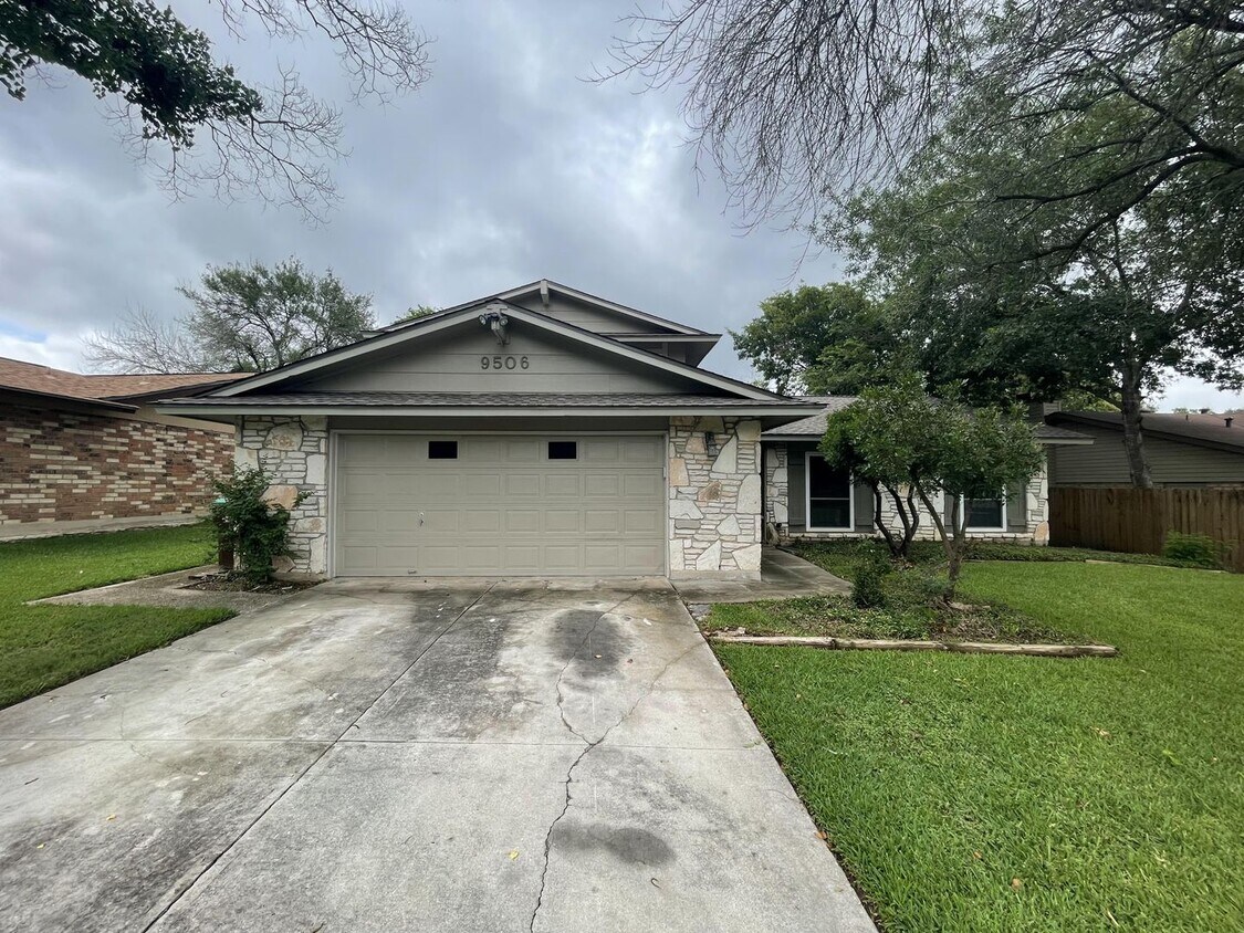 Primary Photo - SPACIOUS 3 BEDROOM FEATURING 2 LIVING AREA...