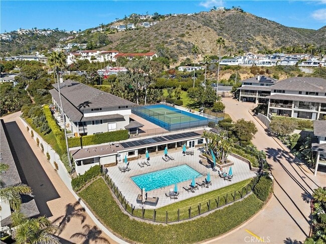 Building Photo - 3 Blue Lagoon